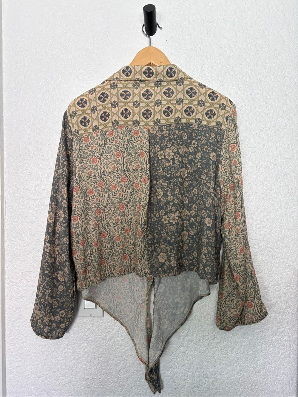 Natural Life Lola Mixed Floral Patchwork Tie Front Blouse Top Rayon Boho Size L - Picture 5 of 12